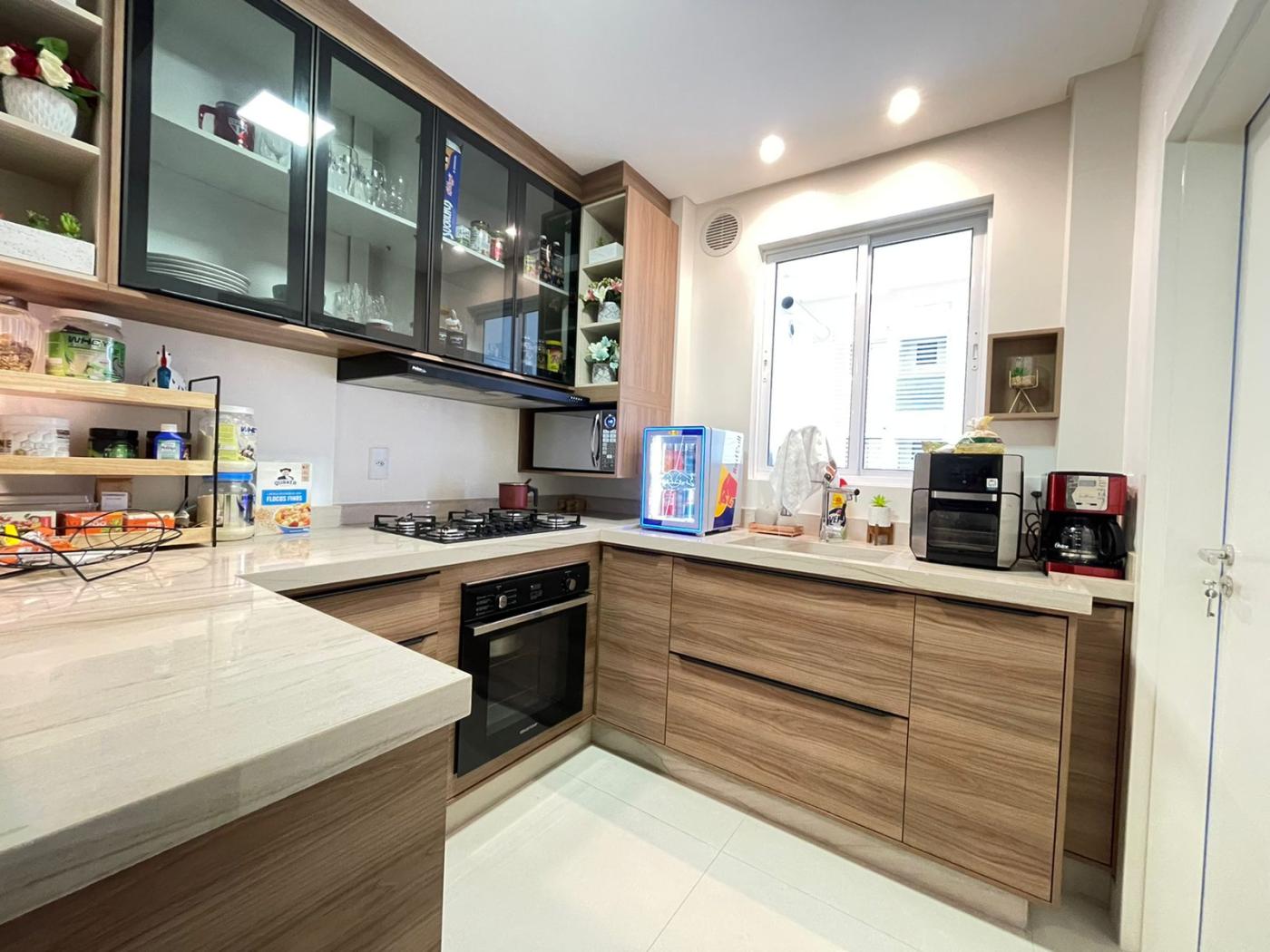  - Apartamento para Venda em Itapema, Meia Praia, 3 dormitórios, 3 suítes, 4 banheiros, 2 vagas