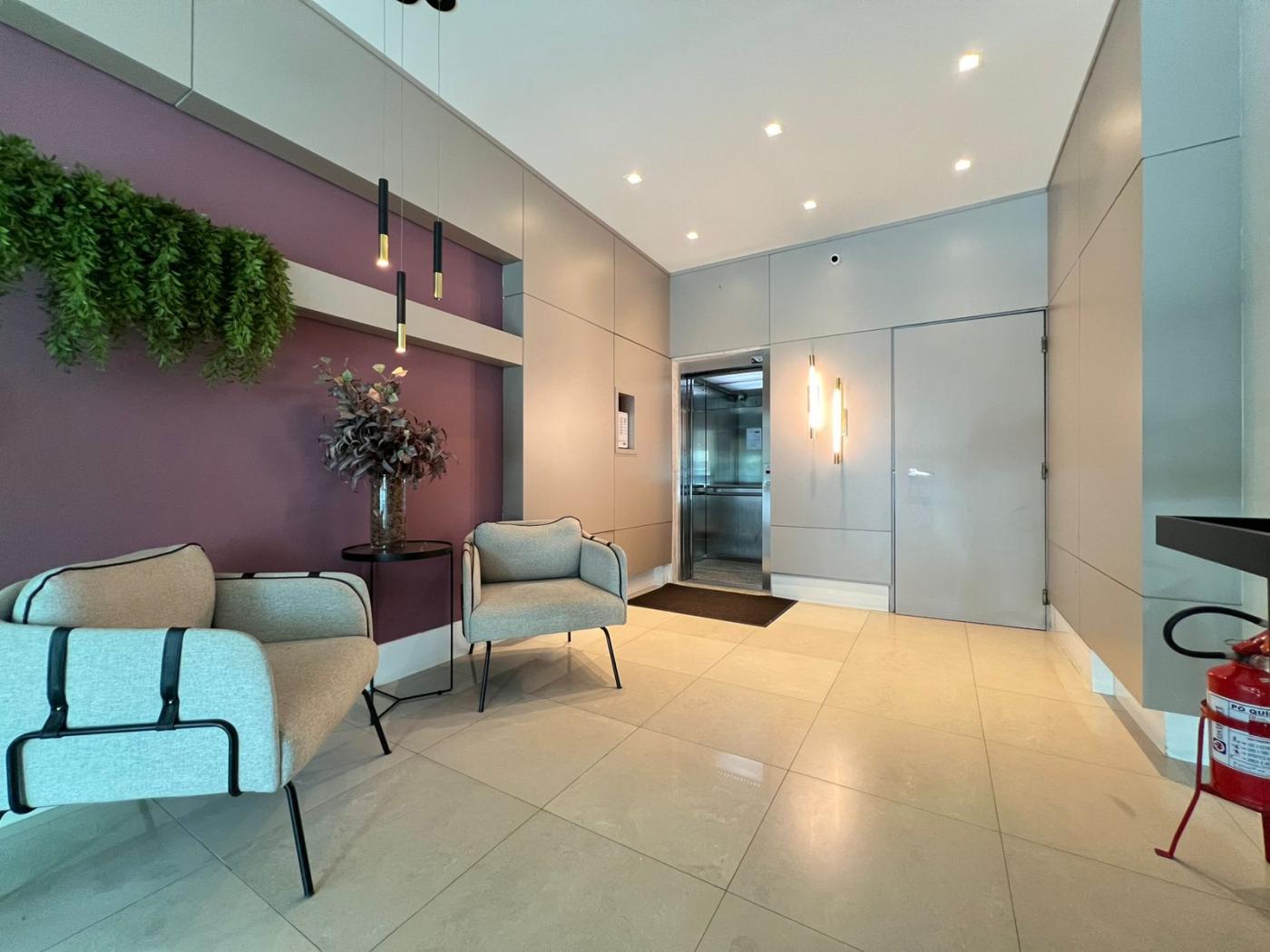 Apartamento à venda com 3 quartos, 130m² - Meia Praia,Itapema