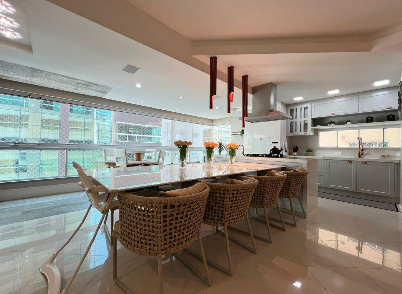 Apartamento à venda com 3 quartos, 130m² - Meia Praia,Itapema