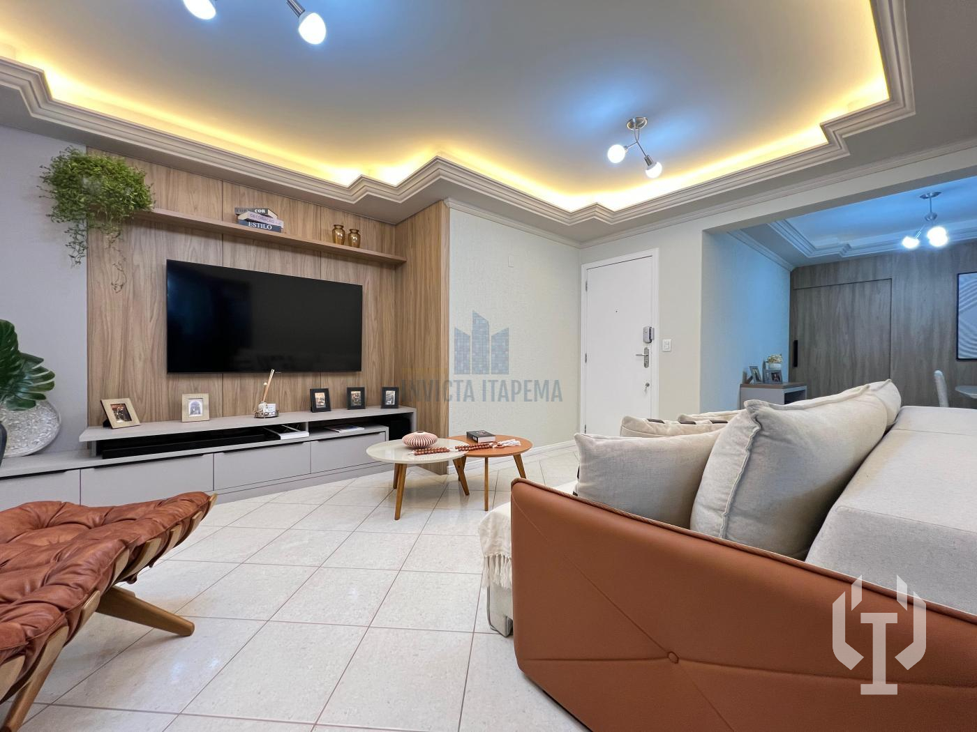 Apartamento Mobiliado para Venda em Itapema, Meia Praia, 4 dormitórios, 2 suítes, 3 banheiros, 2 vagas - Invicta Itapema - Assessoria Imobiliária