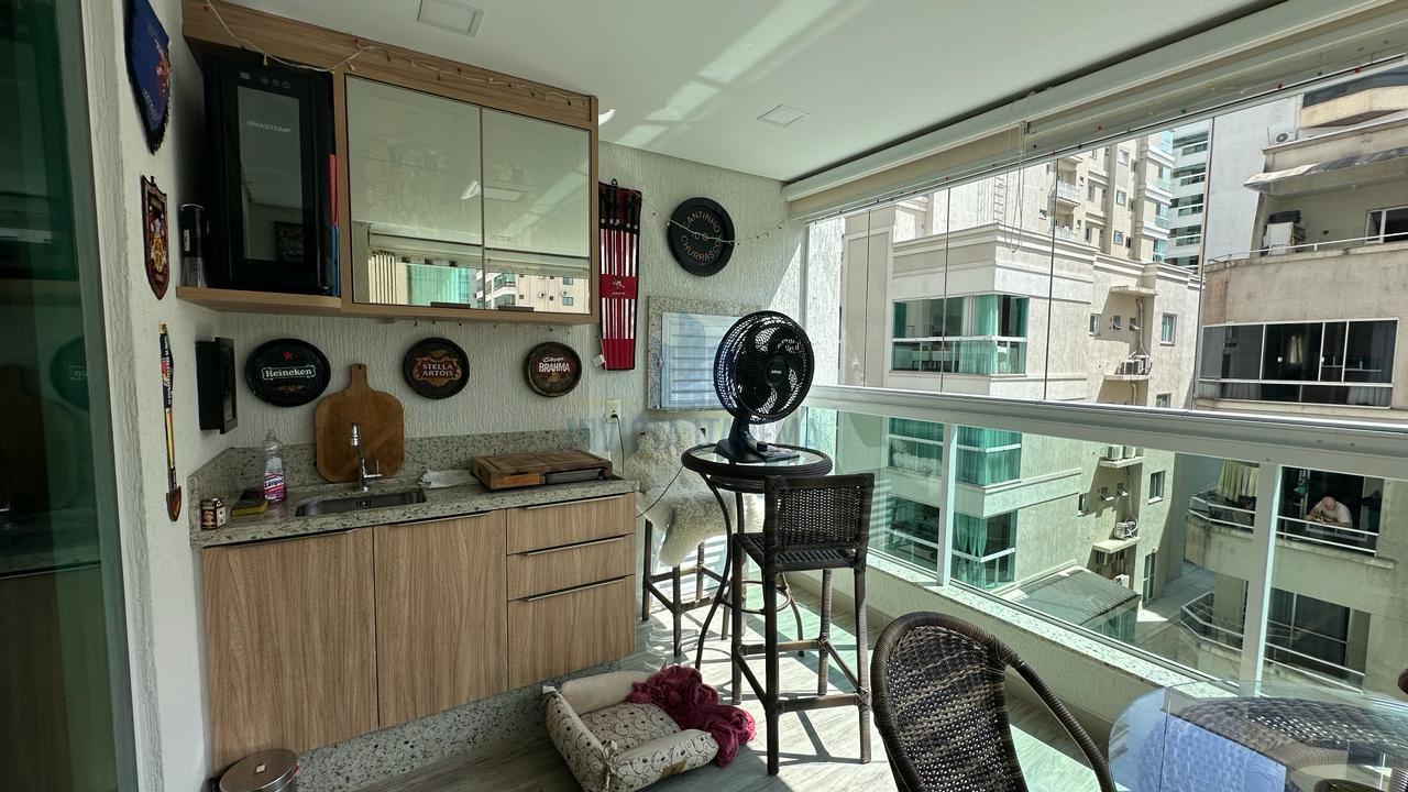  - Apartamento para Venda em Itapema, Meia Praia, 3 dormitórios, 2 suítes, 3 banheiros, 2 vagas