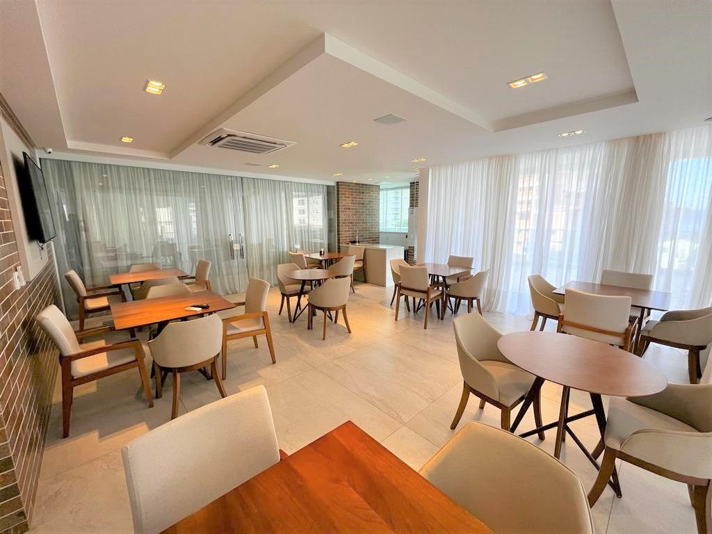 Alto Padrão para Venda em Itapema, Centro, 3 dormitórios, 1 suíte, 4 banheiros, 2 vagas - Invicta Itapema - Assessoria Imobiliária