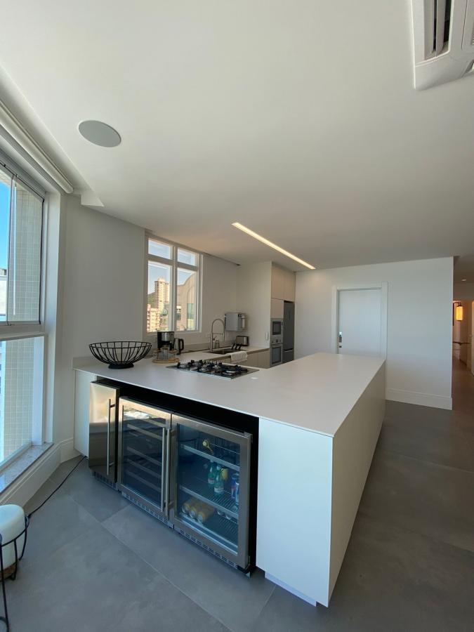  - Alto Padrão para Venda, Centro, 3 dormitórios, 3 suítes, 4 banheiros, 3 vagas