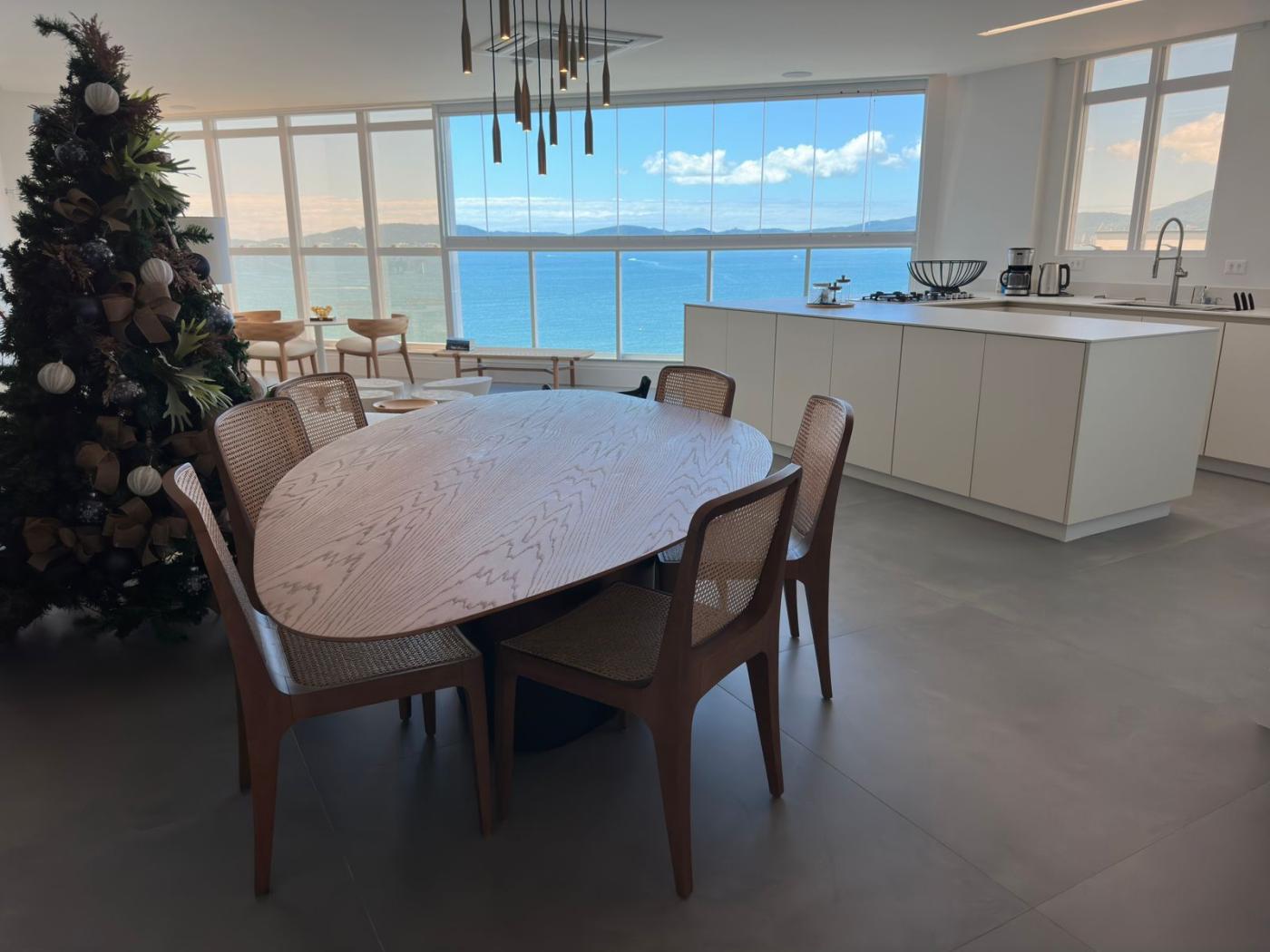  - Alto Padrão para Venda, Centro, 3 dormitórios, 3 suítes, 4 banheiros, 3 vagas