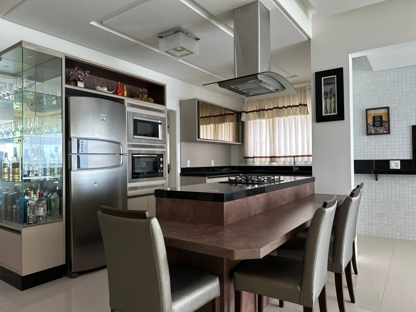 Apartamento à venda com 3 quartos, 182m² - Meia Praia,Itapema