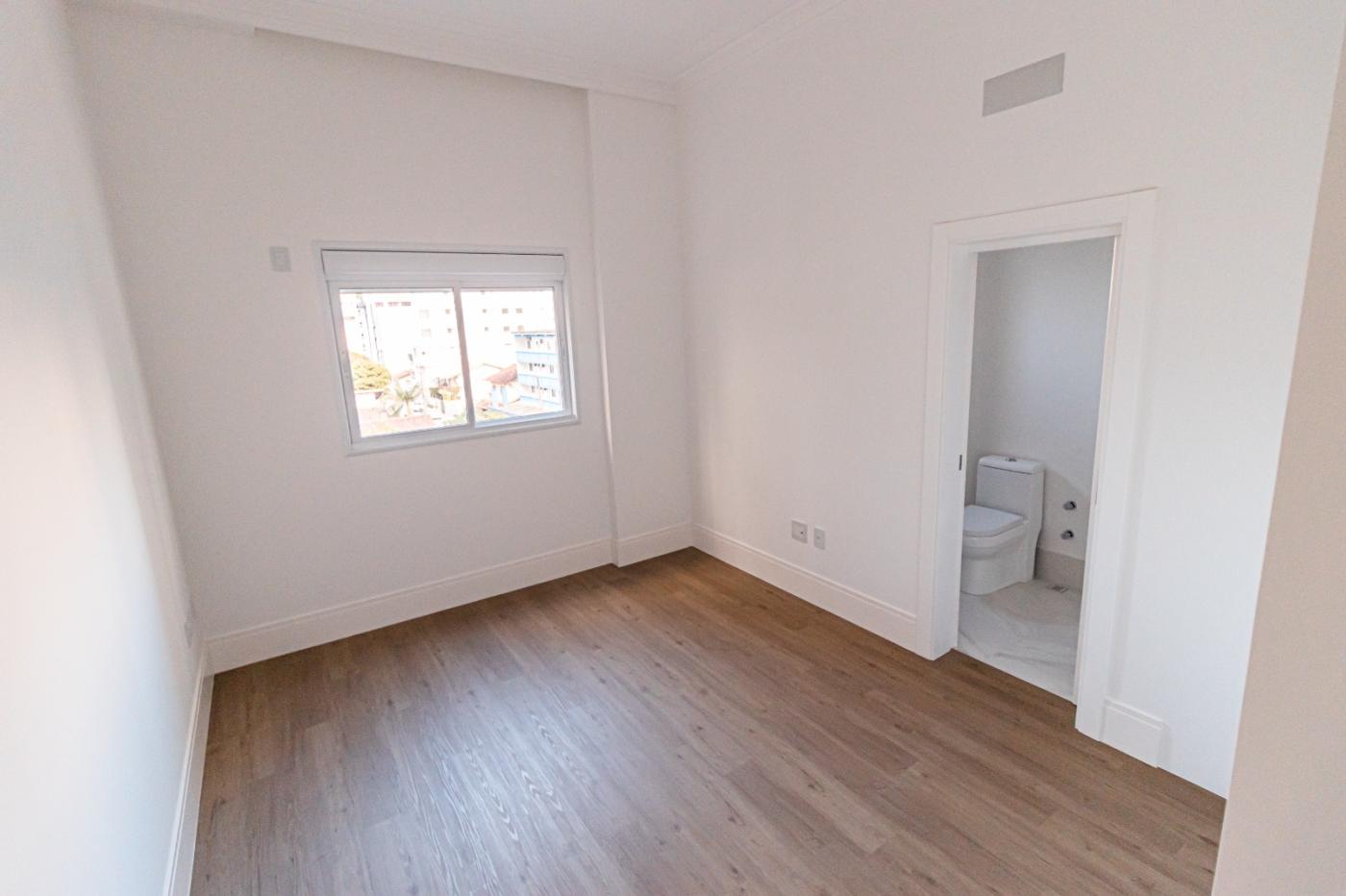  - Apartamento para Venda em Itapema, Meia Praia, 4 dormitórios, 4 suítes, 3 vagas