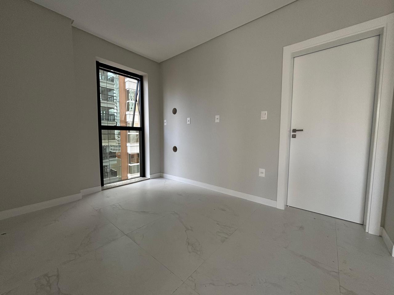 Apartamento à venda com 3 quartos - Meia Praia,Itapema