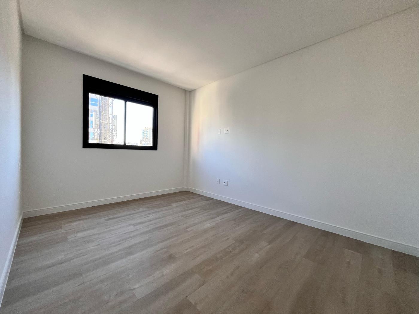 Apartamento à venda com 3 quartos, 153m² - Meia Praia,Itapema