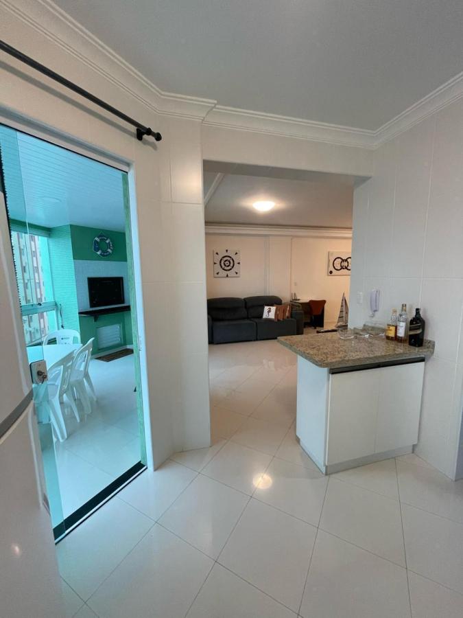 Apartamento à venda com 3 quartos, 130m² - Meia Praia,Itapema