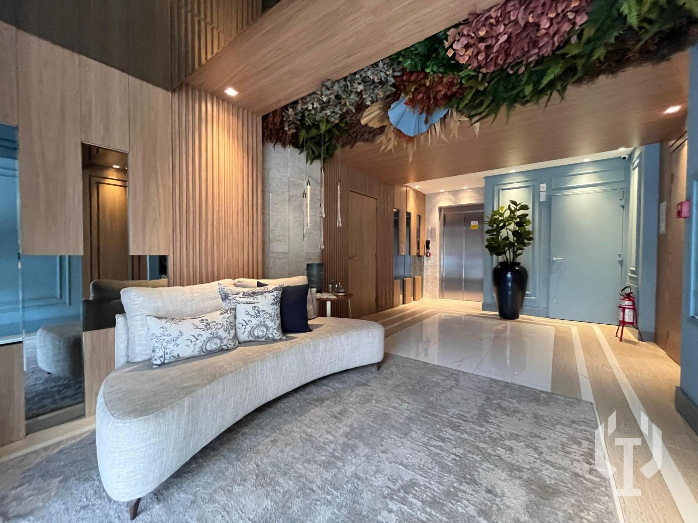 Apartamento à venda com 3 quartos, 123m² - Meia Praia,Itapema