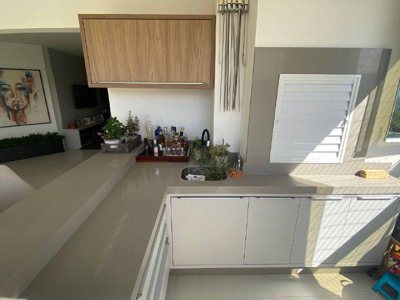 Apartamento à venda com 3 quartos, 130m² - Meia Praia,Itapema