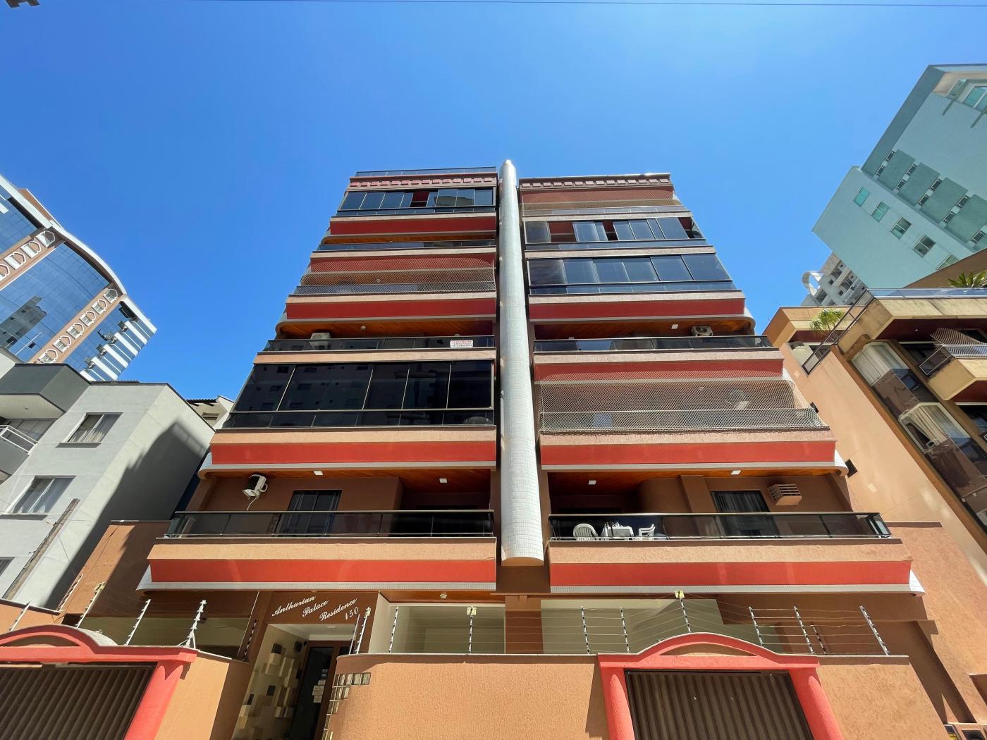 Apartamento à venda com 3 quartos, 114m² - Meia Praia,Itapema