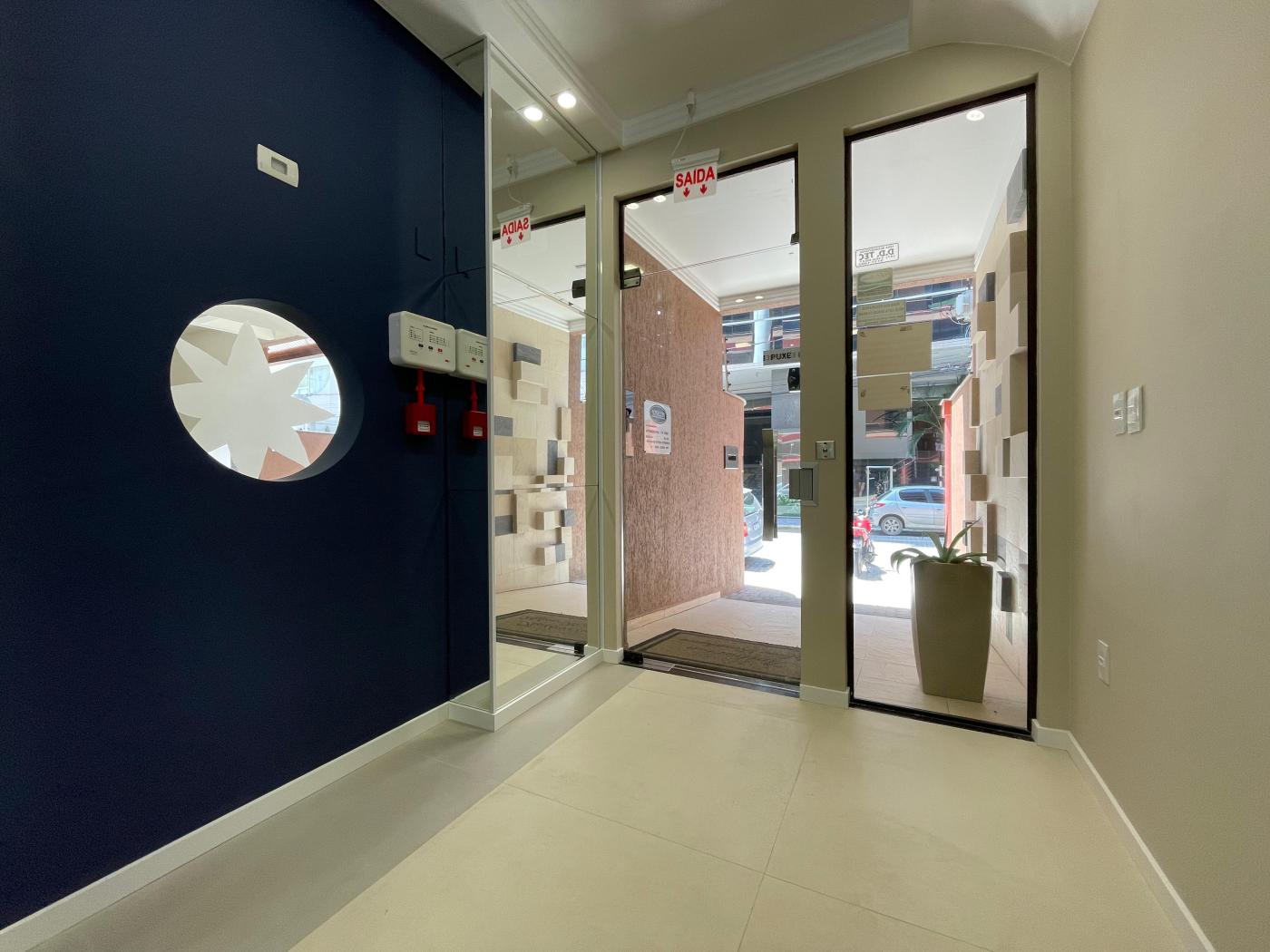 Apartamento à venda com 3 quartos, 114m² - Meia Praia,Itapema