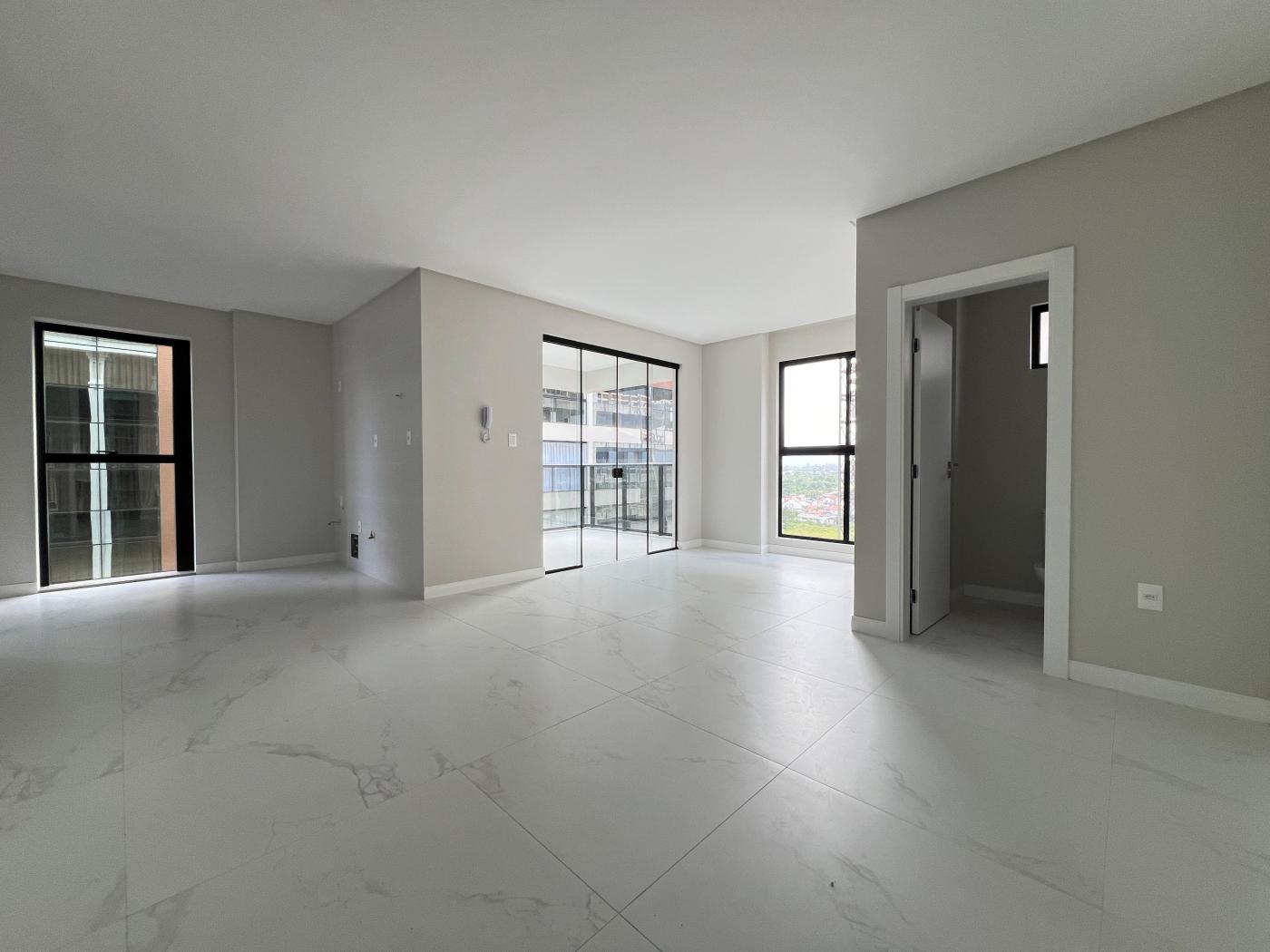  - Apartamento para Venda em Itapema, Meia Praia, 3 dormitórios, 3 suítes, 2 vagas