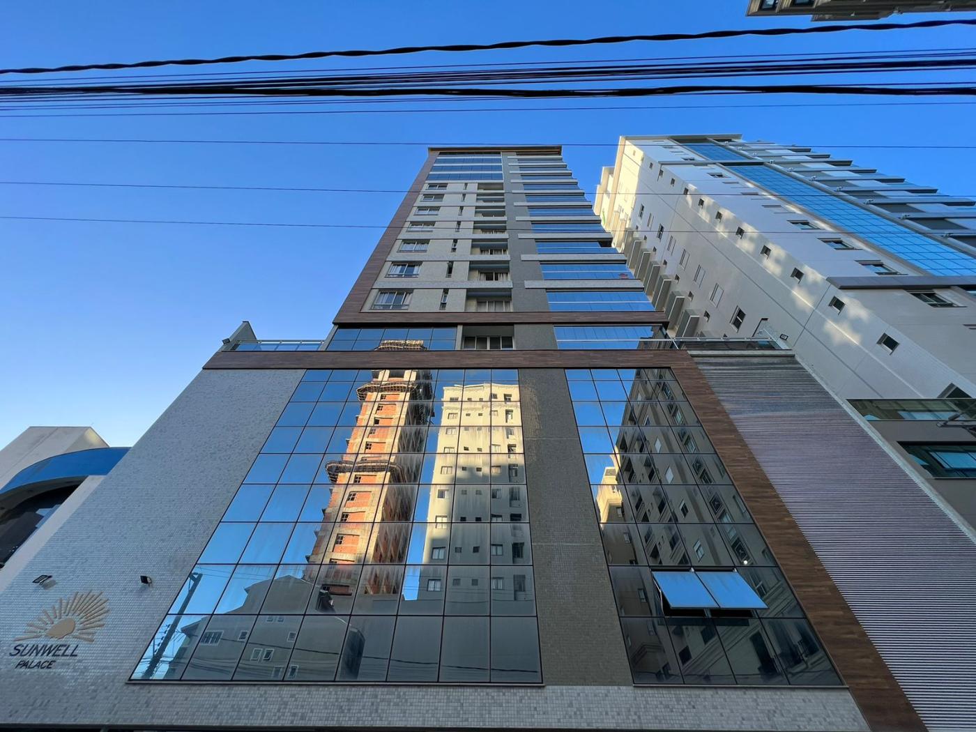 Apartamento à venda com 3 quartos, 131m² - Meia Praia,Itapema