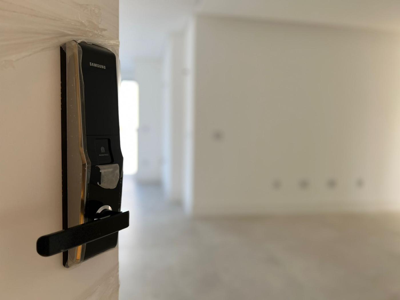  - Apartamento para Venda em Itapema, Meia Praia, 3 dormitórios, 3 suítes, 2 vagas