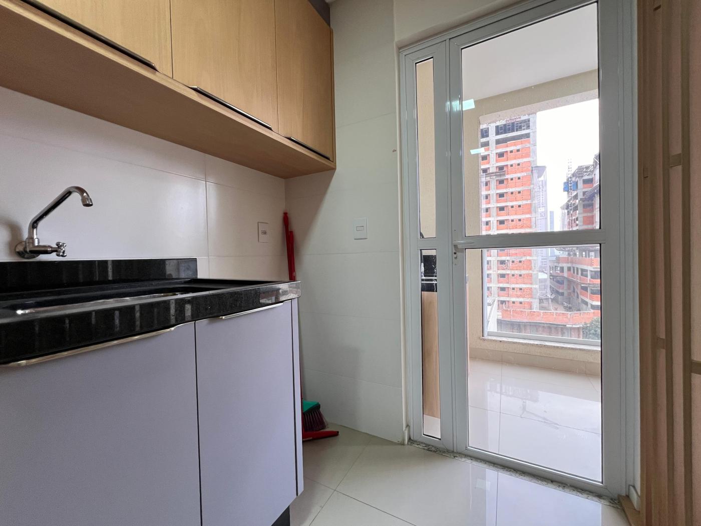  - Apartamento para Venda em Itapema, Tabuleiro, 2 dormitórios, 1 suíte, 2 banheiros, 1 vaga