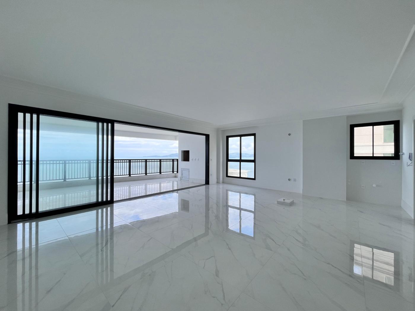 Apartamento à venda com 4 quartos, 225m² - Meia Praia,Itapema