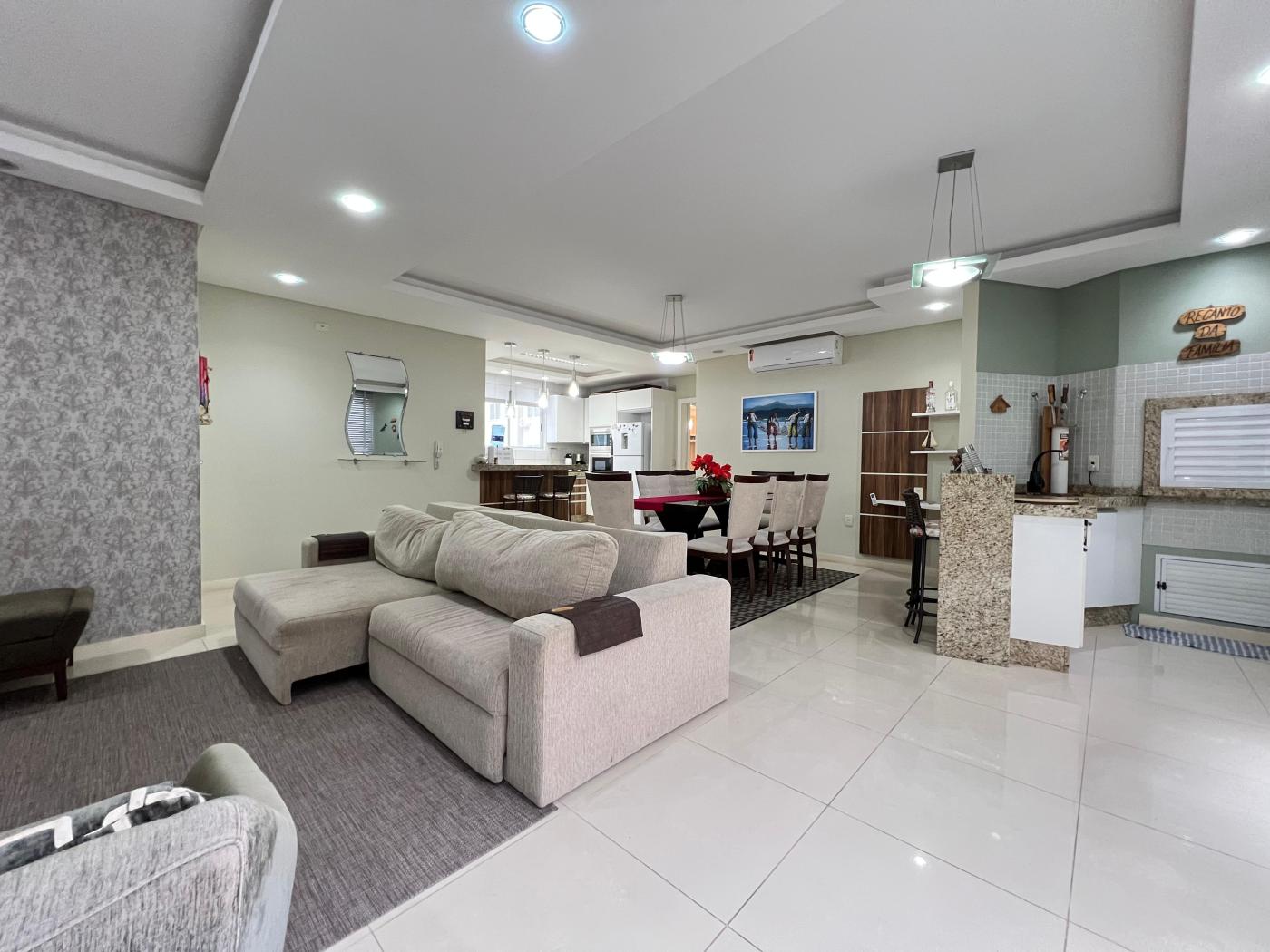  - Apartamento Mobiliado para Venda, Meia Praia, 3 dormitórios, 3 suítes, 4 banheiros, 2 vagas