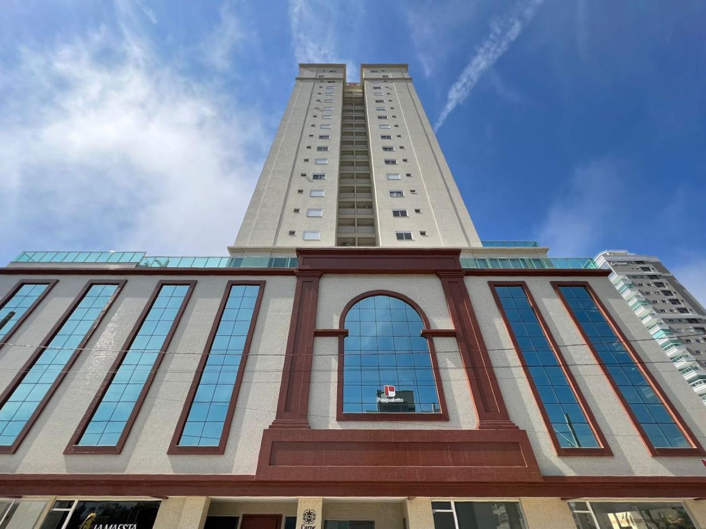 Apartamento à venda com 2 quartos, 80m² - Meia Praia,Itapema