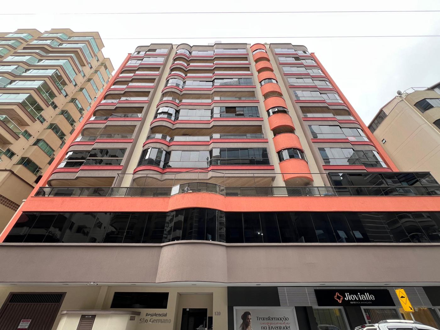 Apartamento Mobiliado para Venda em Itapema, Meia Praia, 4 dormitórios, 2 suítes, 3 banheiros, 2 vagas - Invicta Itapema - Assessoria Imobiliária