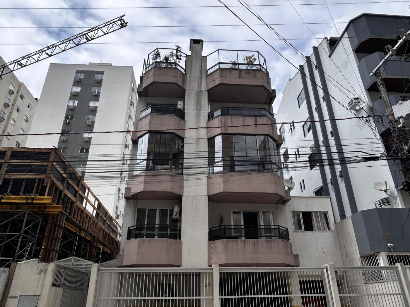 Apartamento para Venda em Itapema, Meia Praia, 4 dormitórios, 1 suíte, 2 banheiros, 1 vaga - Invicta Itapema - Assessoria Imobiliária