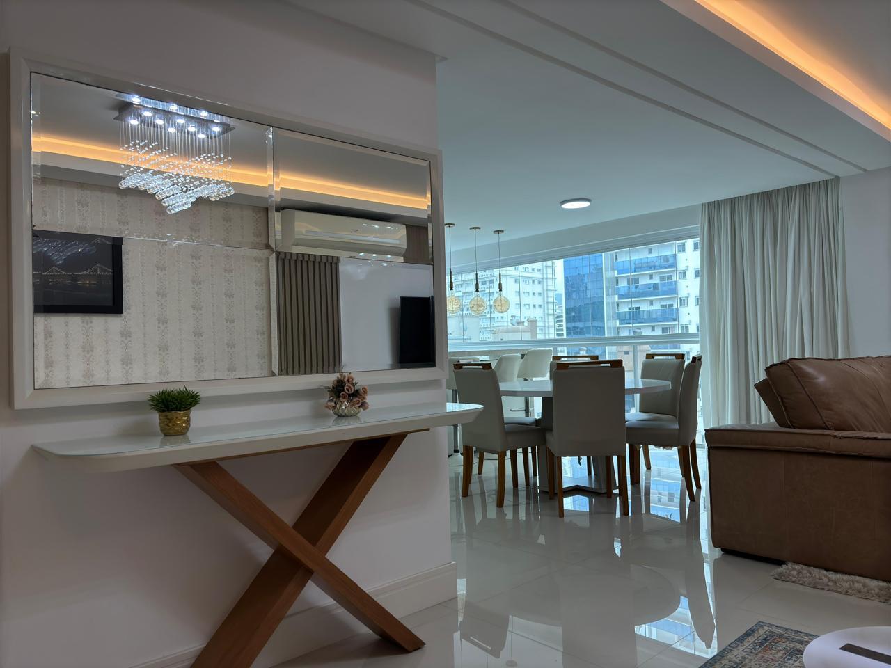 Apartamento à venda com 3 quartos, 122m² - Meia Praia,Itapema