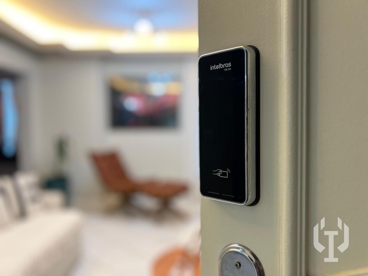  - Apartamento Mobiliado para Venda em Itapema, Meia Praia, 4 dormitórios, 2 suítes, 3 banheiros, 2 vagas