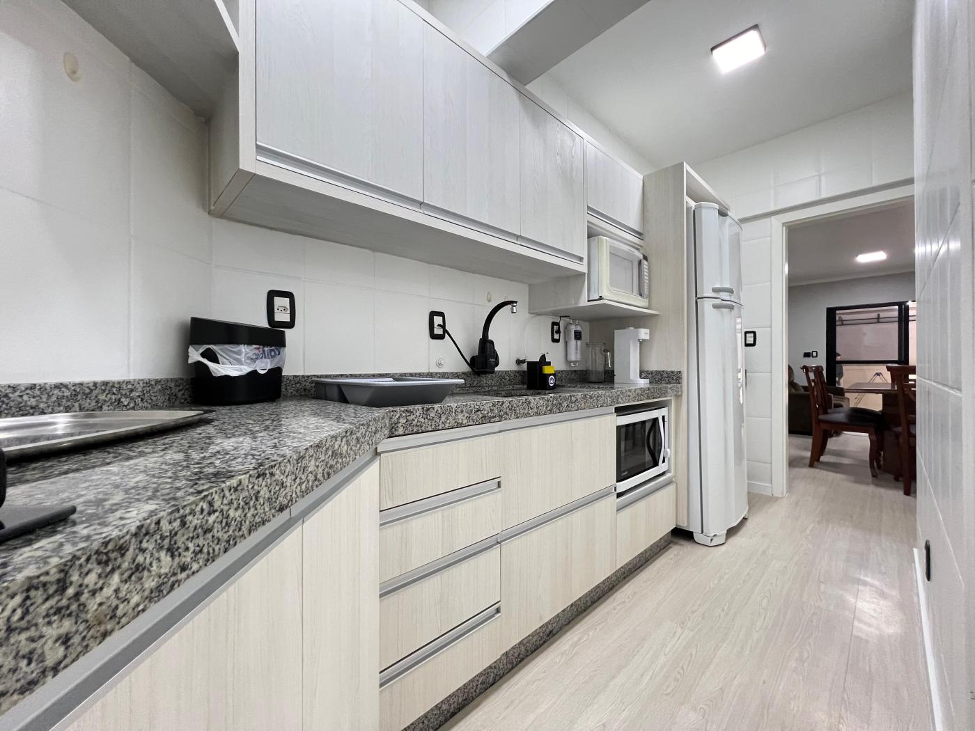 Apartamento à venda com 3 quartos, 110m² - Meia Praia,Itapema