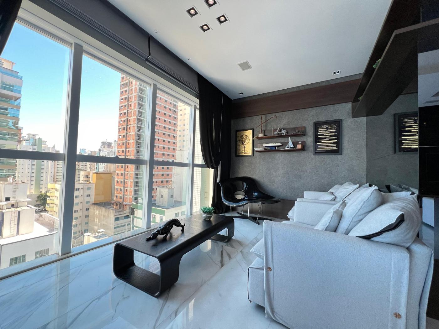 Casa à venda com 4 quartos, 207m² - Meia Praia,Itapema