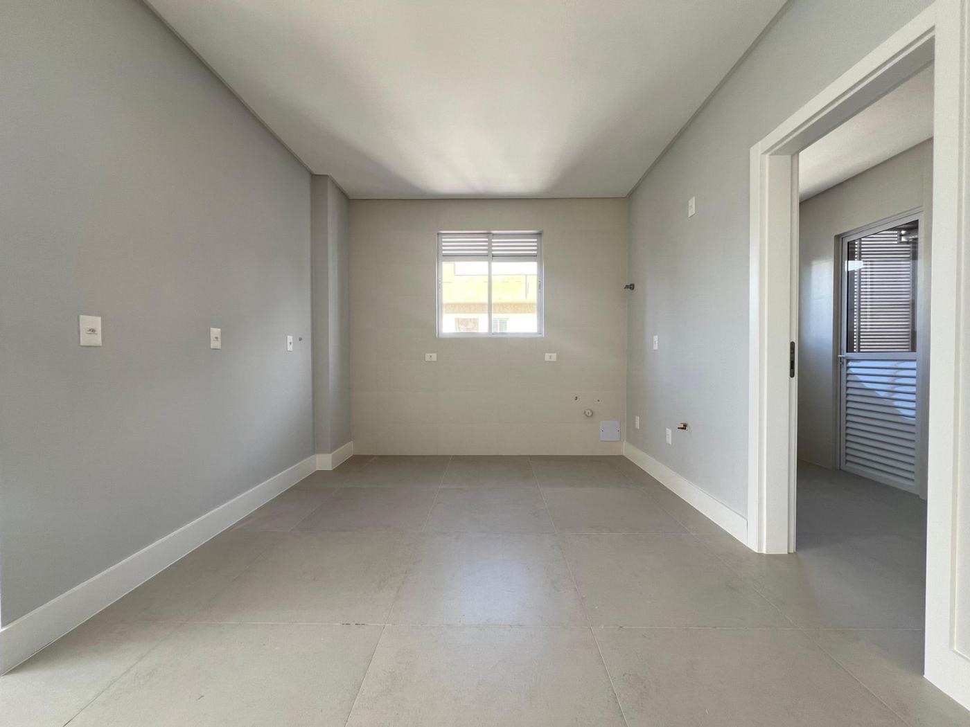  - Apartamento para Venda em Itapema, Meia Praia, 3 dormitórios, 3 suítes, 4 banheiros, 3 vagas