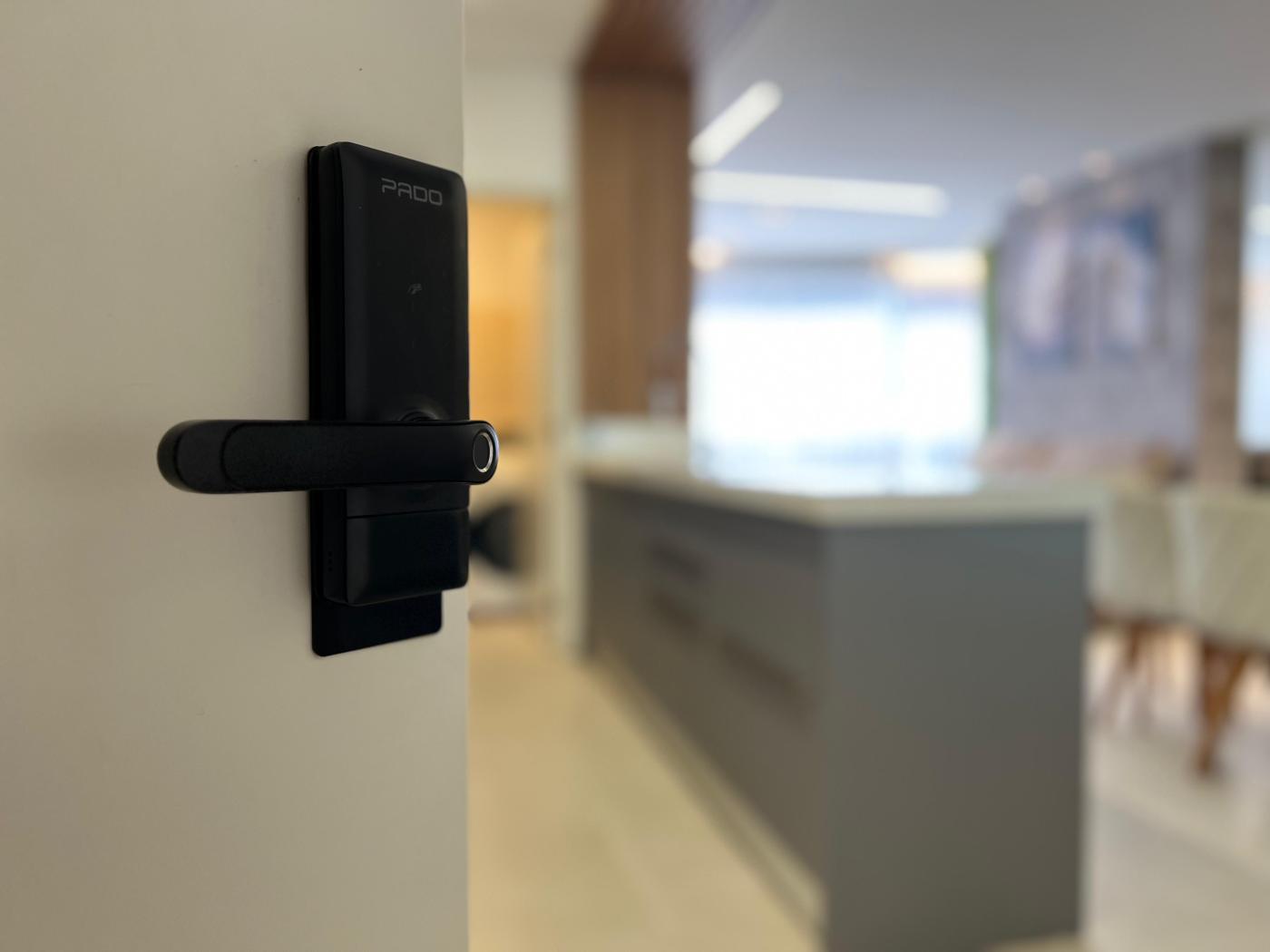  - Apartamento Mobiliado para Venda em Itapema, Meia Praia, 3 dormitórios, 3 suítes, 4 banheiros, 3 vagas