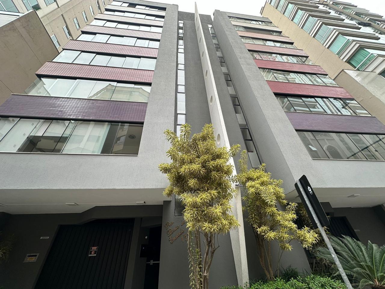 Apartamento à venda com 3 quartos, 110m² - Meia Praia,Itapema