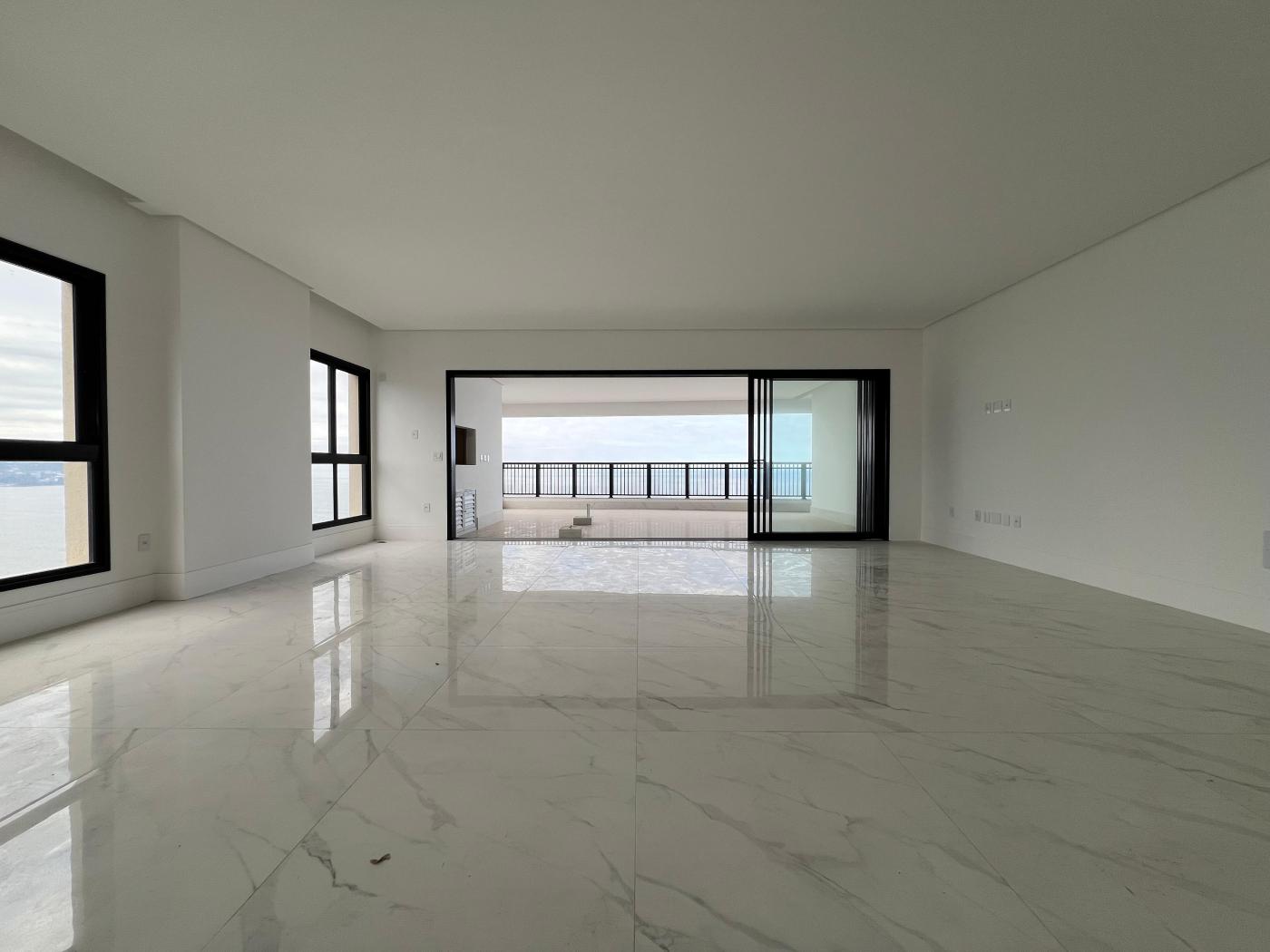  - Apartamento para Venda em Itapema, Meia Praia, 4 dormitórios, 4 suítes, 5 banheiros, 4 vagas