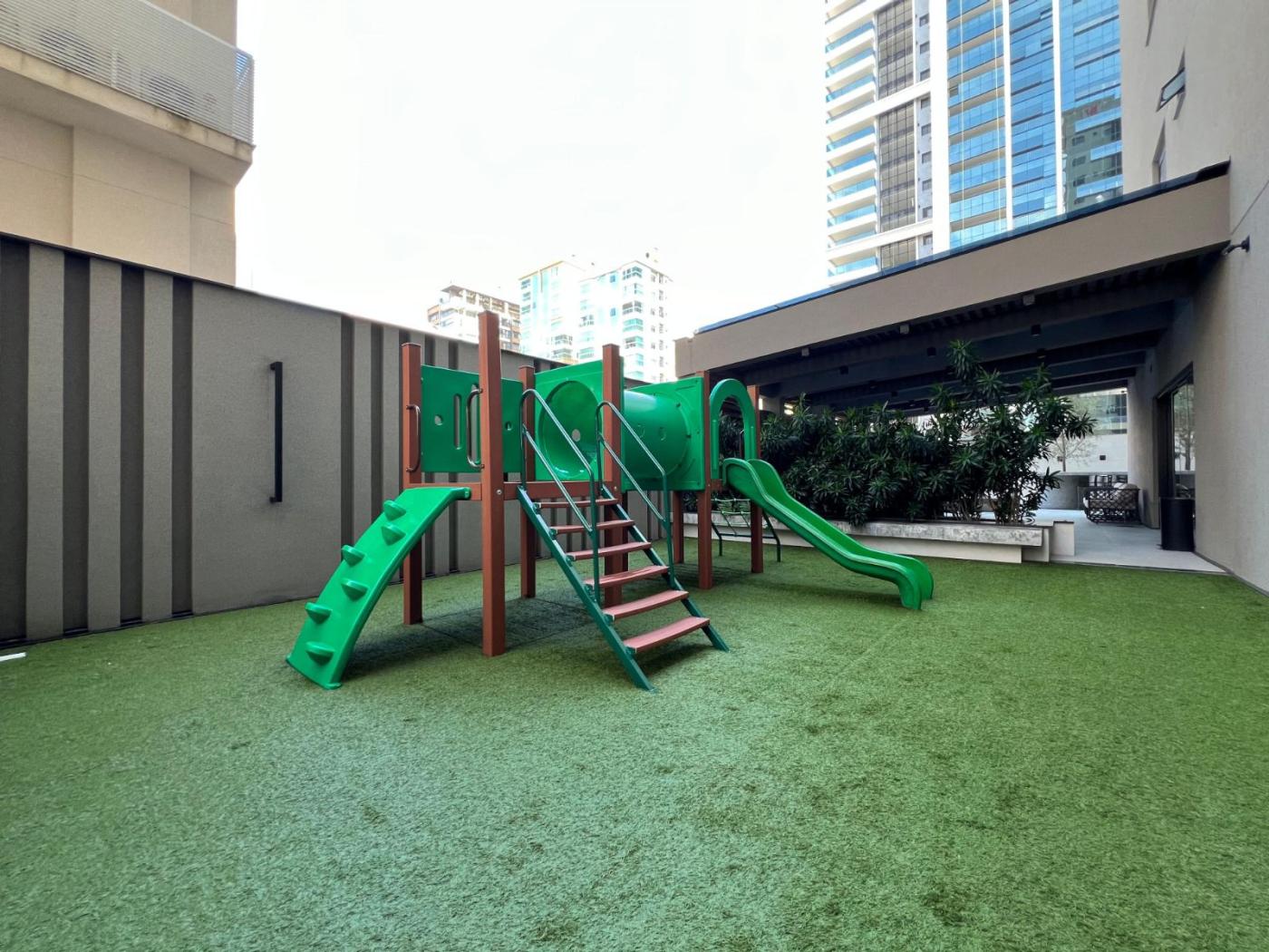 Apartamento à venda com 1 quarto, 40m² - Meia Praia,Itapema