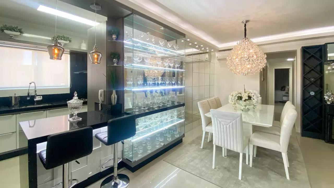 Apartamento à venda com 4 quartos, 150m² - Meia Praia,Itapema