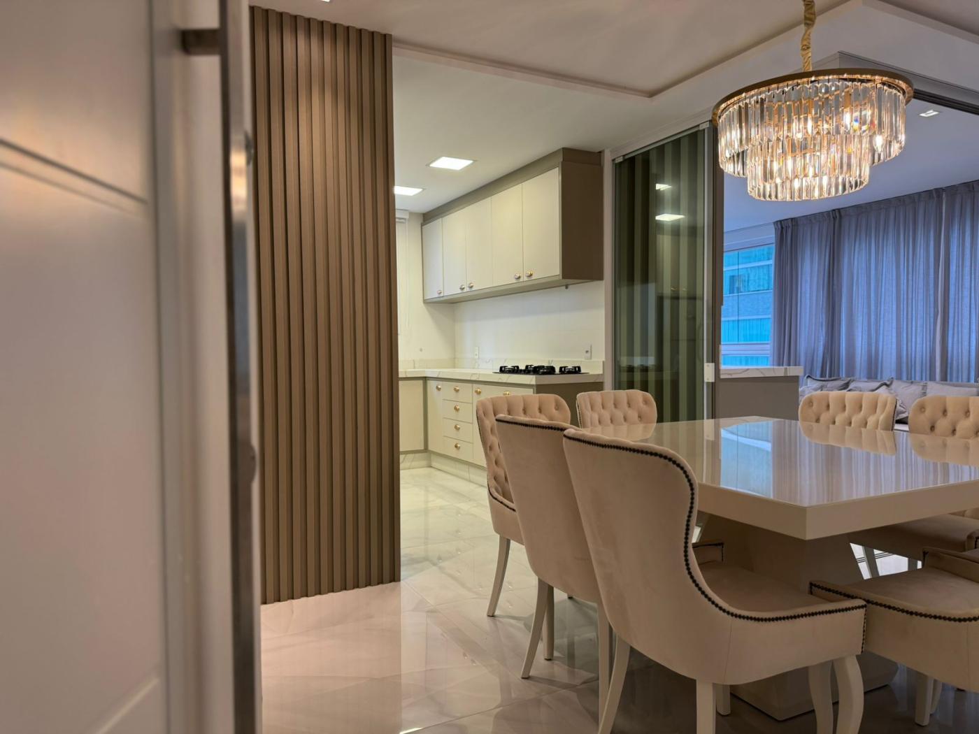 Apartamento à venda com 3 quartos, 140m² - Meia Praia,Itapema