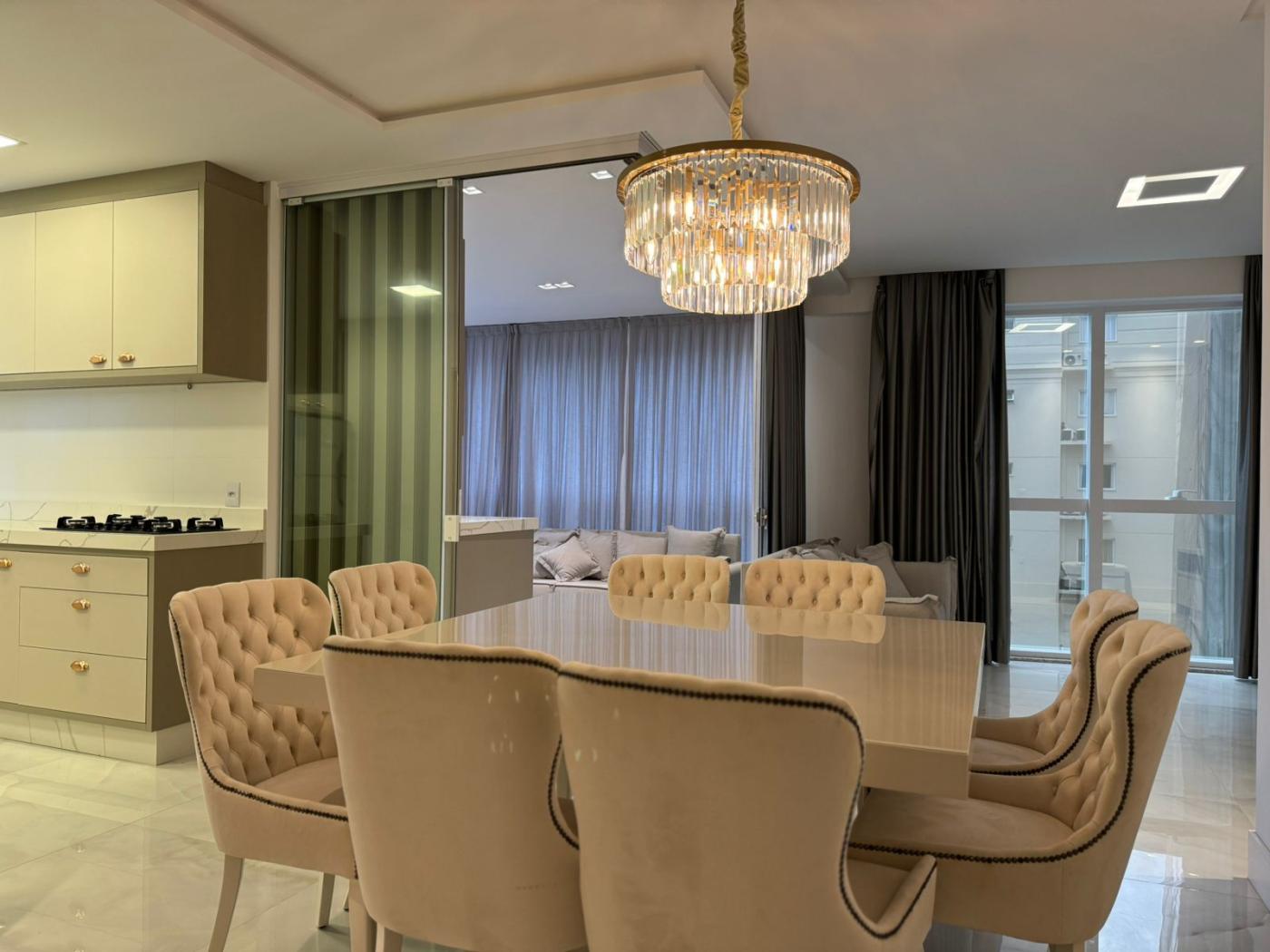 Apartamento à venda com 3 quartos, 140m² - Meia Praia,Itapema