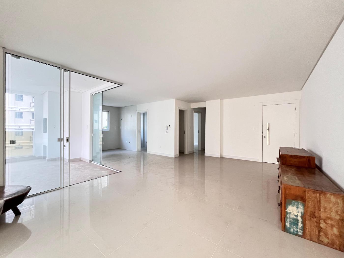 Apartamento à venda com 3 quartos, 120m² - Meia Praia,Itapema