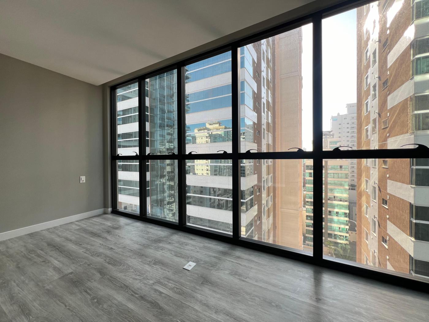 Apartamento à venda com 1 quarto, 40m² - Meia Praia,Itapema