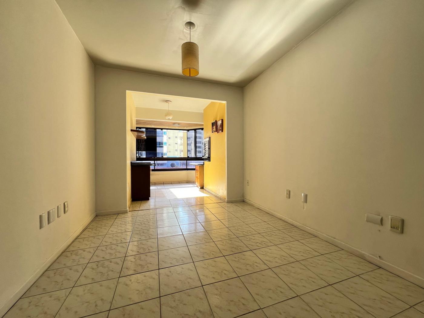 Apartamento à venda com 3 quartos, 110m² - Meia Praia,Itapema