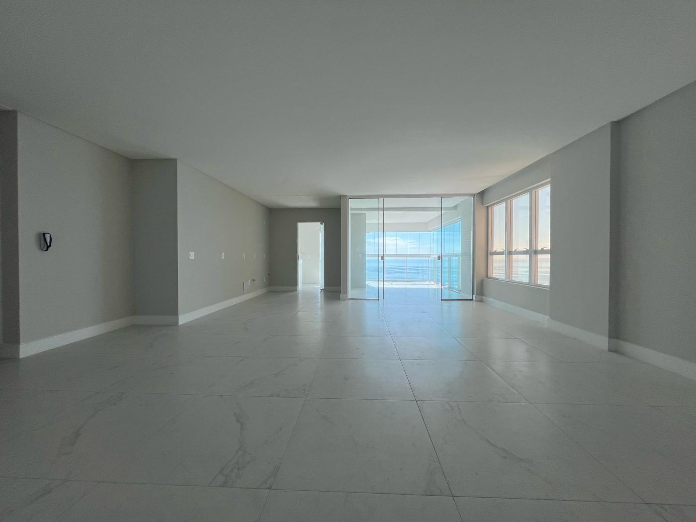  - Apartamento para Venda em Itapema, Meia Praia, 4 dormitórios, 4 suítes, 5 banheiros, 3 vagas