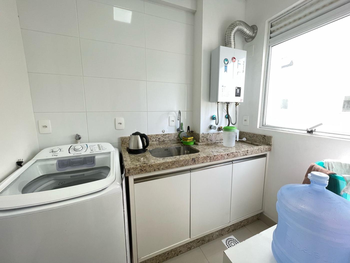 Apartamento à venda com 3 quartos, 135m² - Meia Praia,Itapema