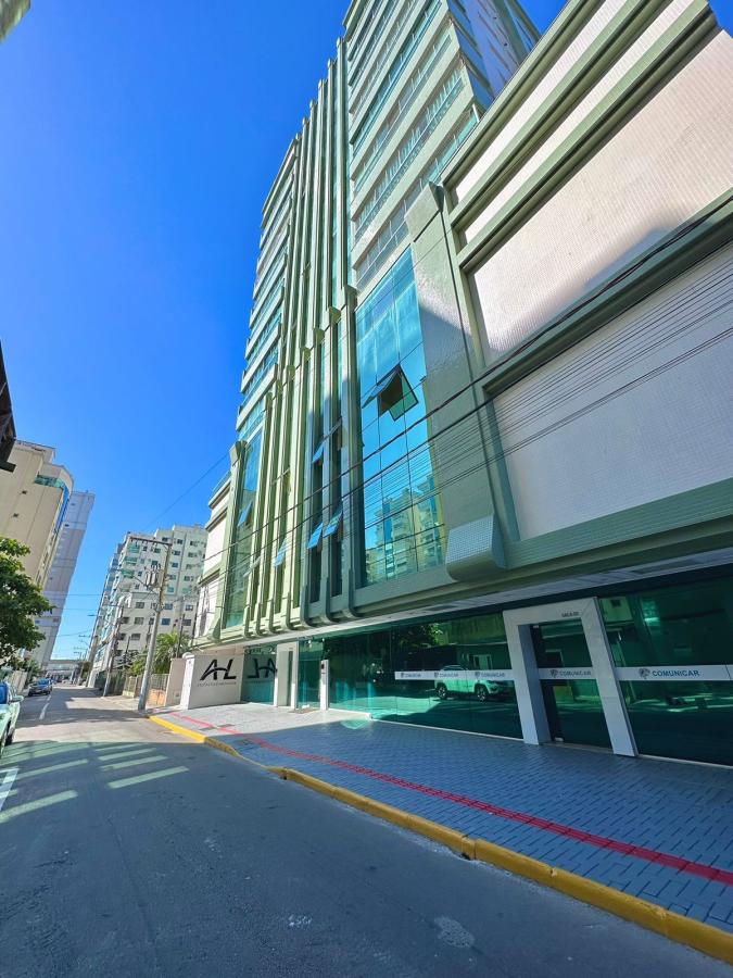  - Apartamento para Venda em Itapema, Meia Praia, 3 suítes, em 60x para pagar