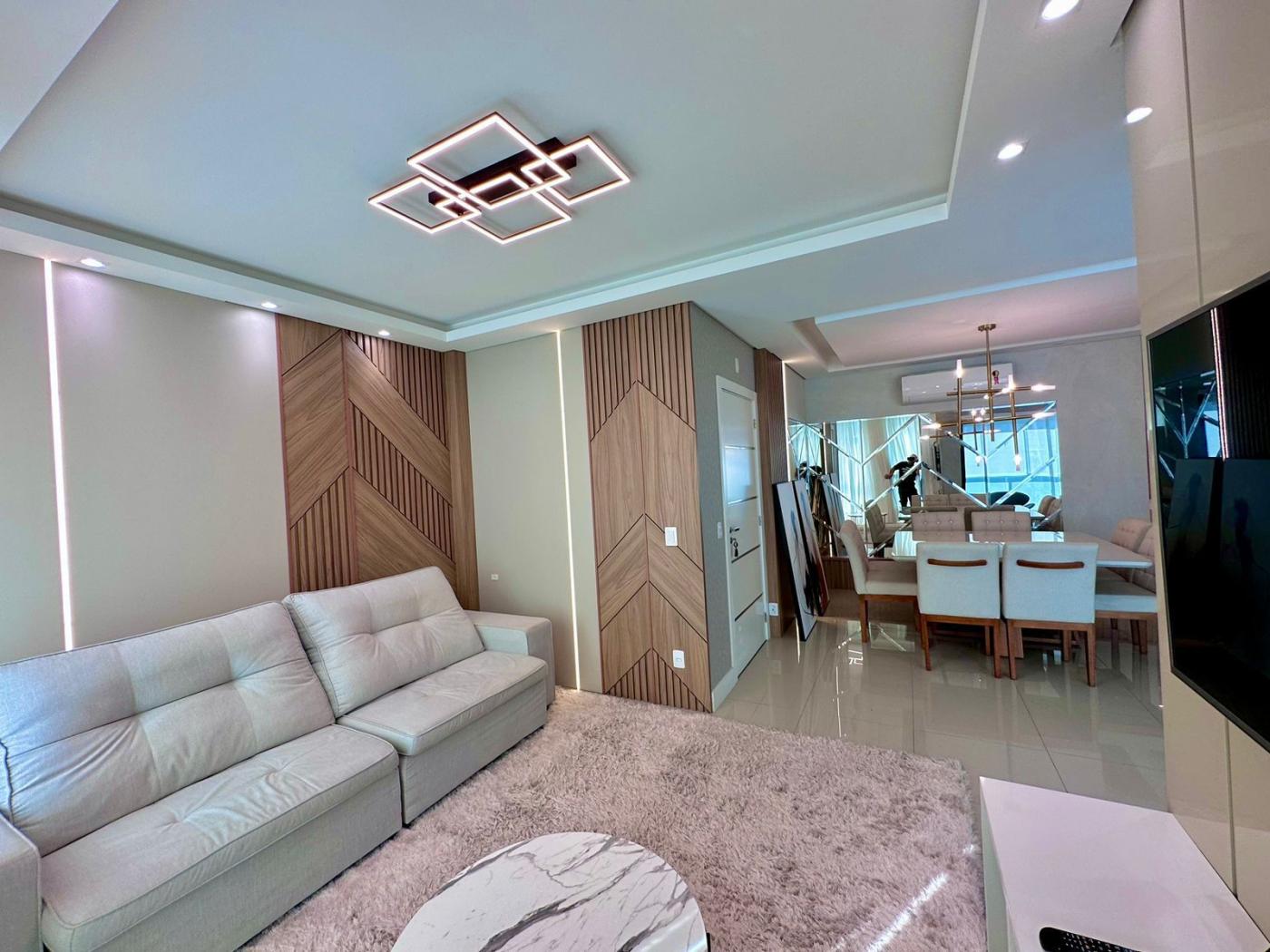  - Apartamento para Venda em Itapema, Meia Praia, 3 suítes, em 60x para pagar