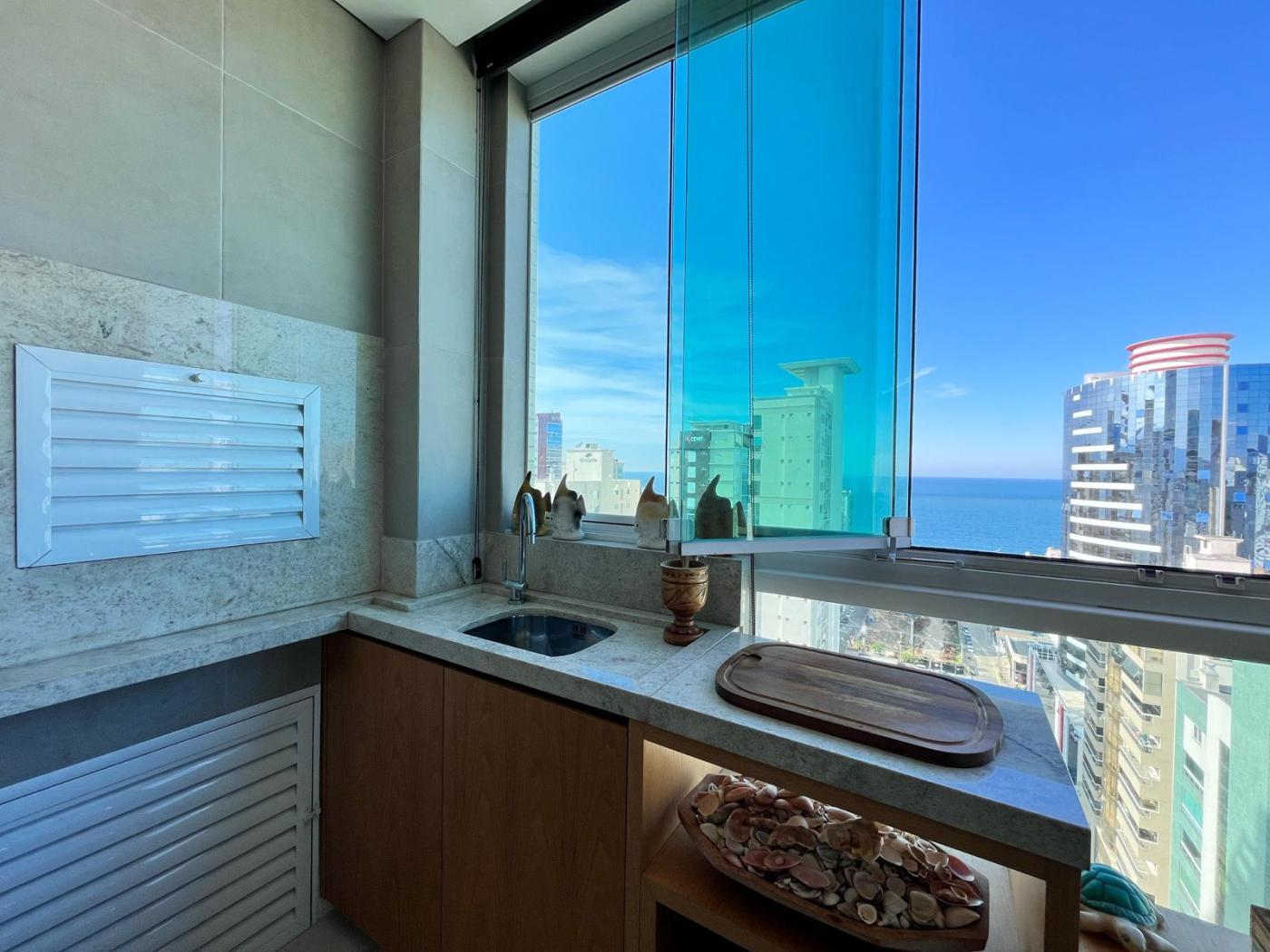 Apartamento à venda com 4 quartos, 193m² - Meia Praia,Itapema