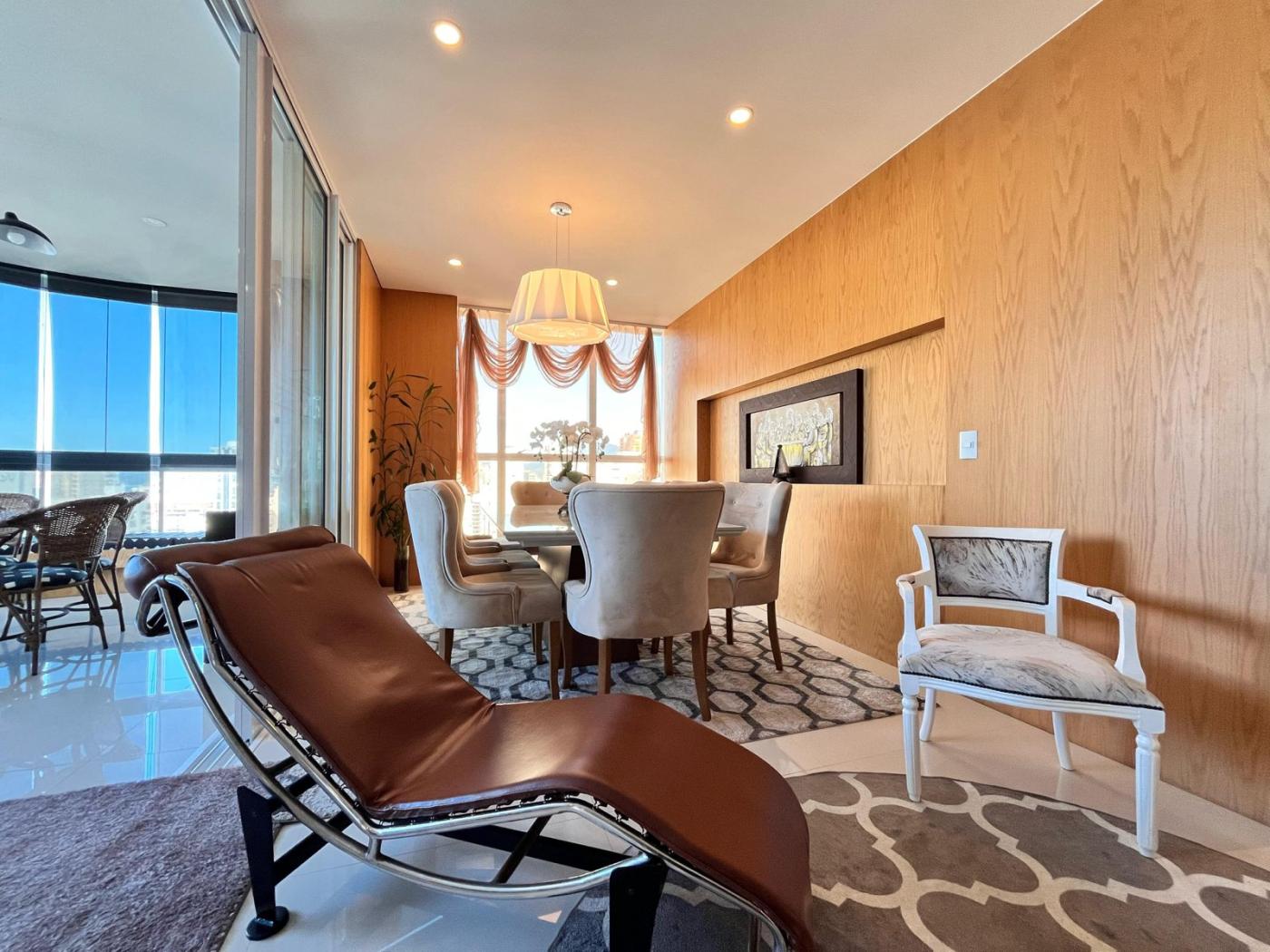  - Apartamento para Venda em Itapema, Meia Praia, 4 dormitórios, 4 suítes, 5 banheiros, 3 vagas