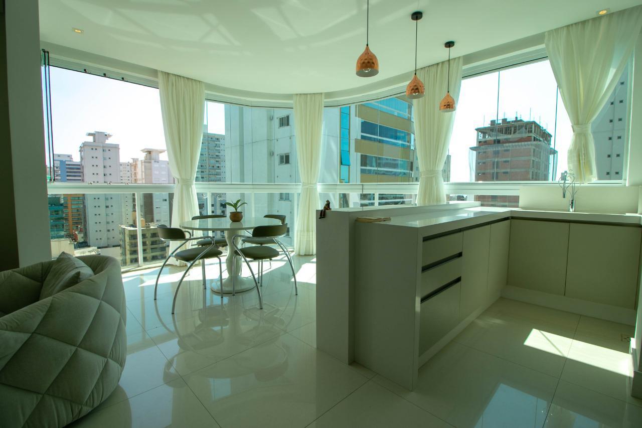 Apartamento à venda com 4 quartos, 193m² - Meia Praia,Itapema