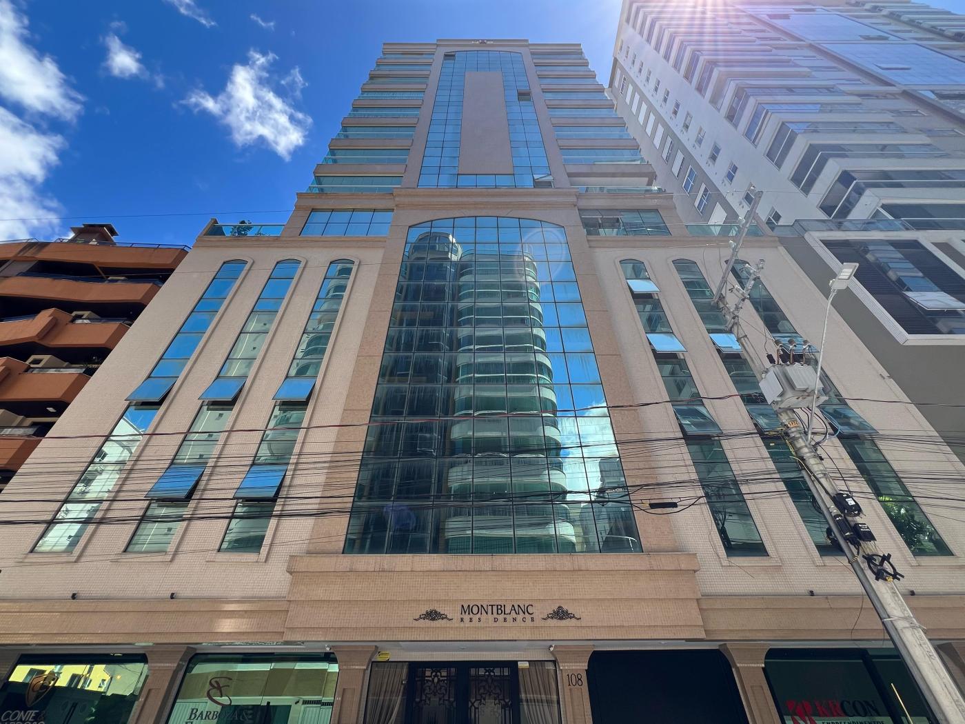 Apartamento à venda com 3 quartos, 118m² - Meia Praia,Itapema