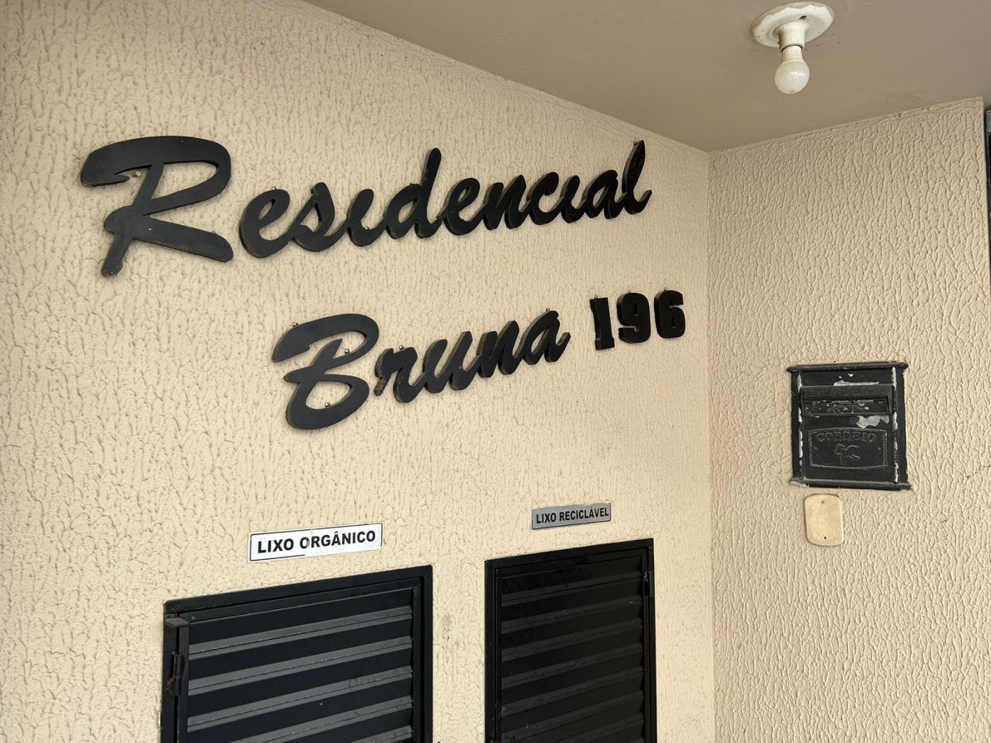  - Apartamento para Venda em Itapema, Meia Praia, 2 dormitórios, 2 suítes, 3 banheiros, 3 vagas